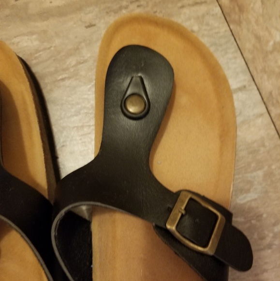 Sandals - Picture 2 of 3